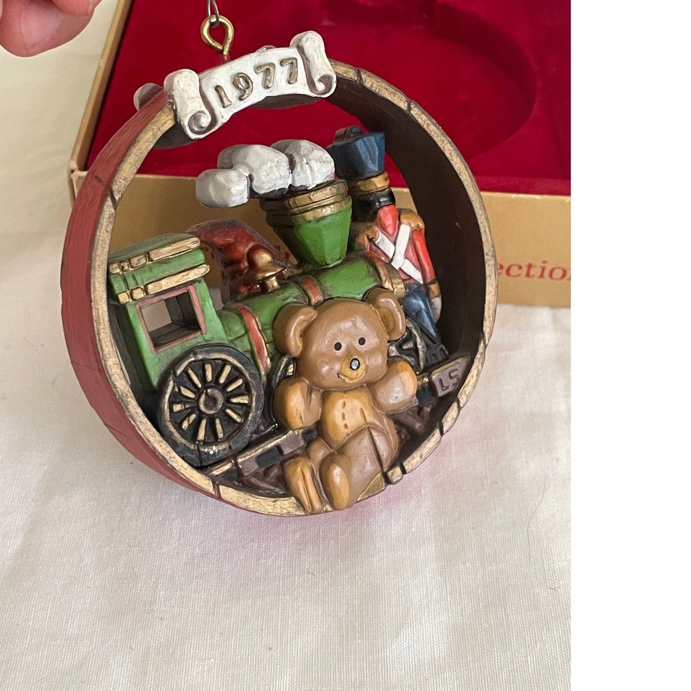 VTG 1977 Hallmark Ornament Unisex OS Multicolor EUC Toy Train Teddy Bear Box